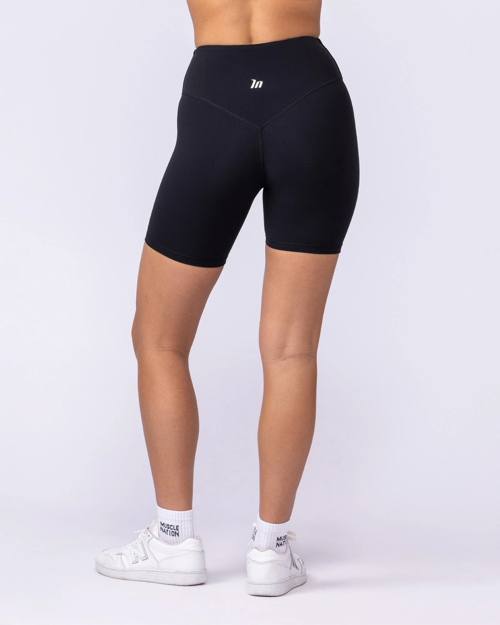 Aura Back Pocket Bike Shorts - Black - Image 5