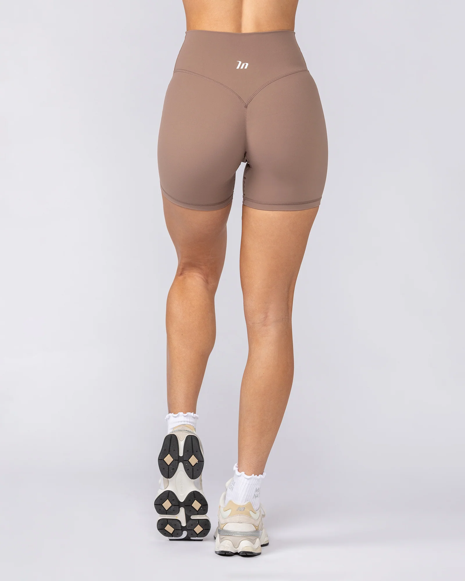 Aura Peachy Invisible Scrunch Midway Shorts - Cookie - Image 6