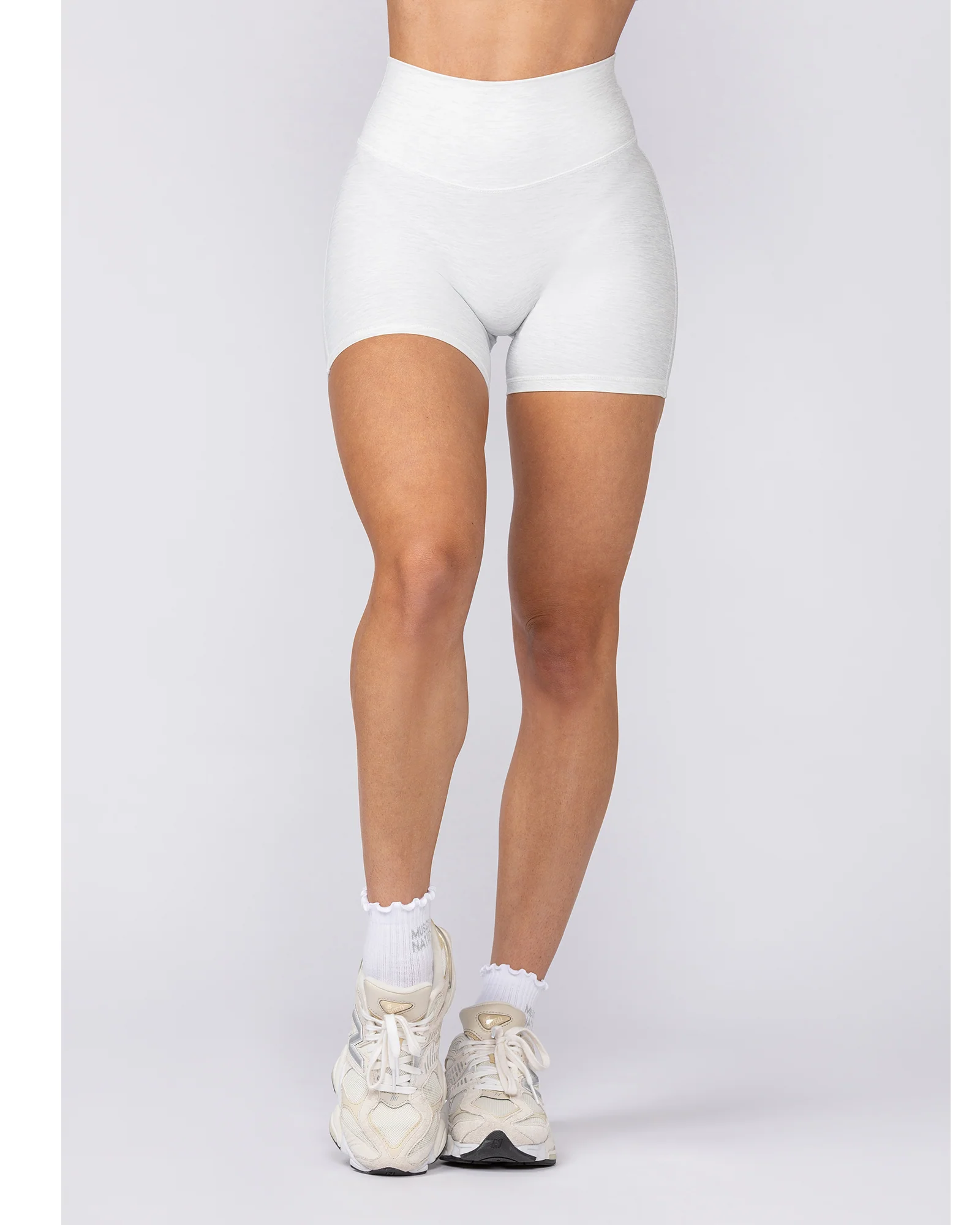 Aura Peachy Invisible Scrunch Midway Shorts - White Grey Marl - Image 3