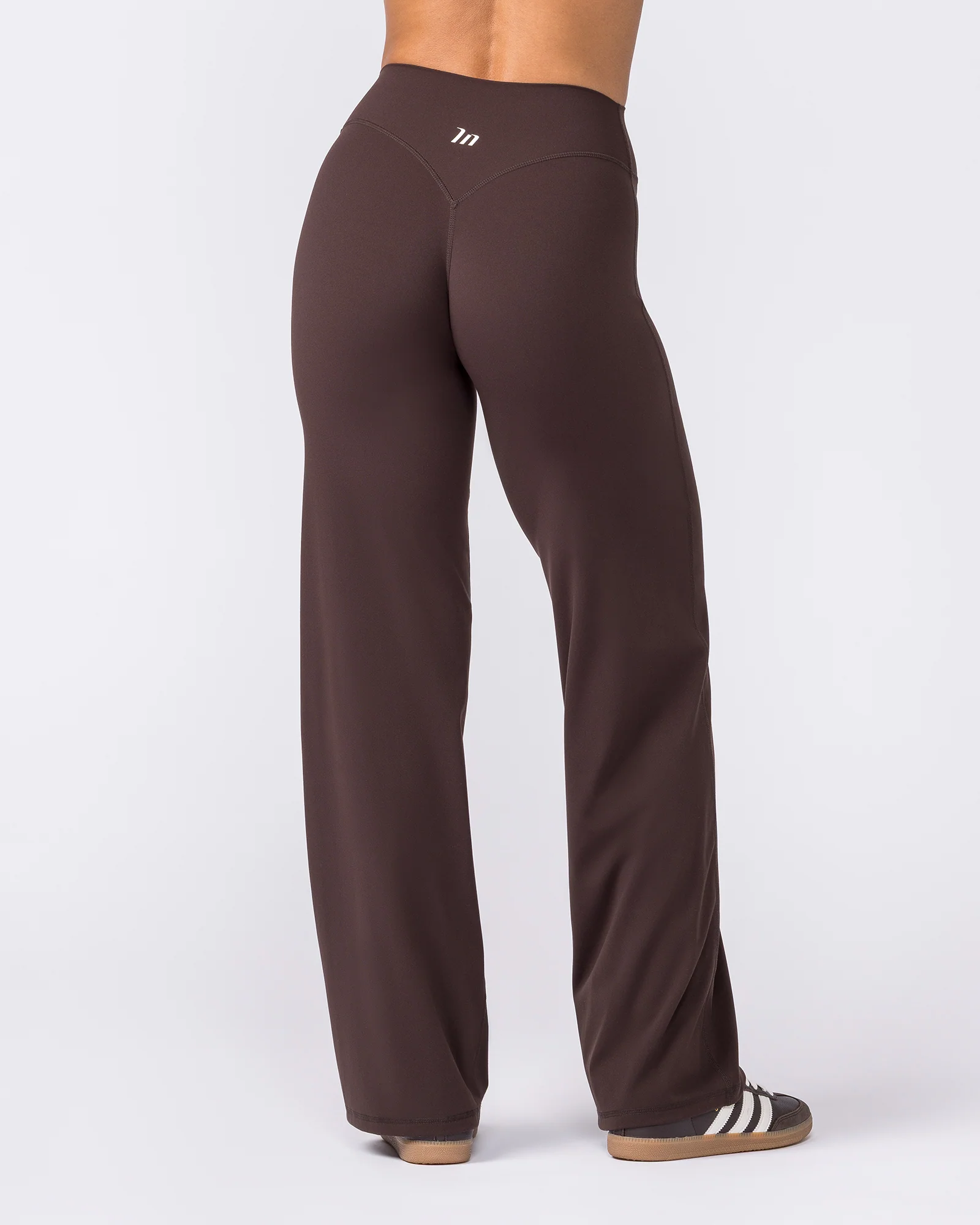 Aura Straight Leggings Short - Cocoa - Image 7