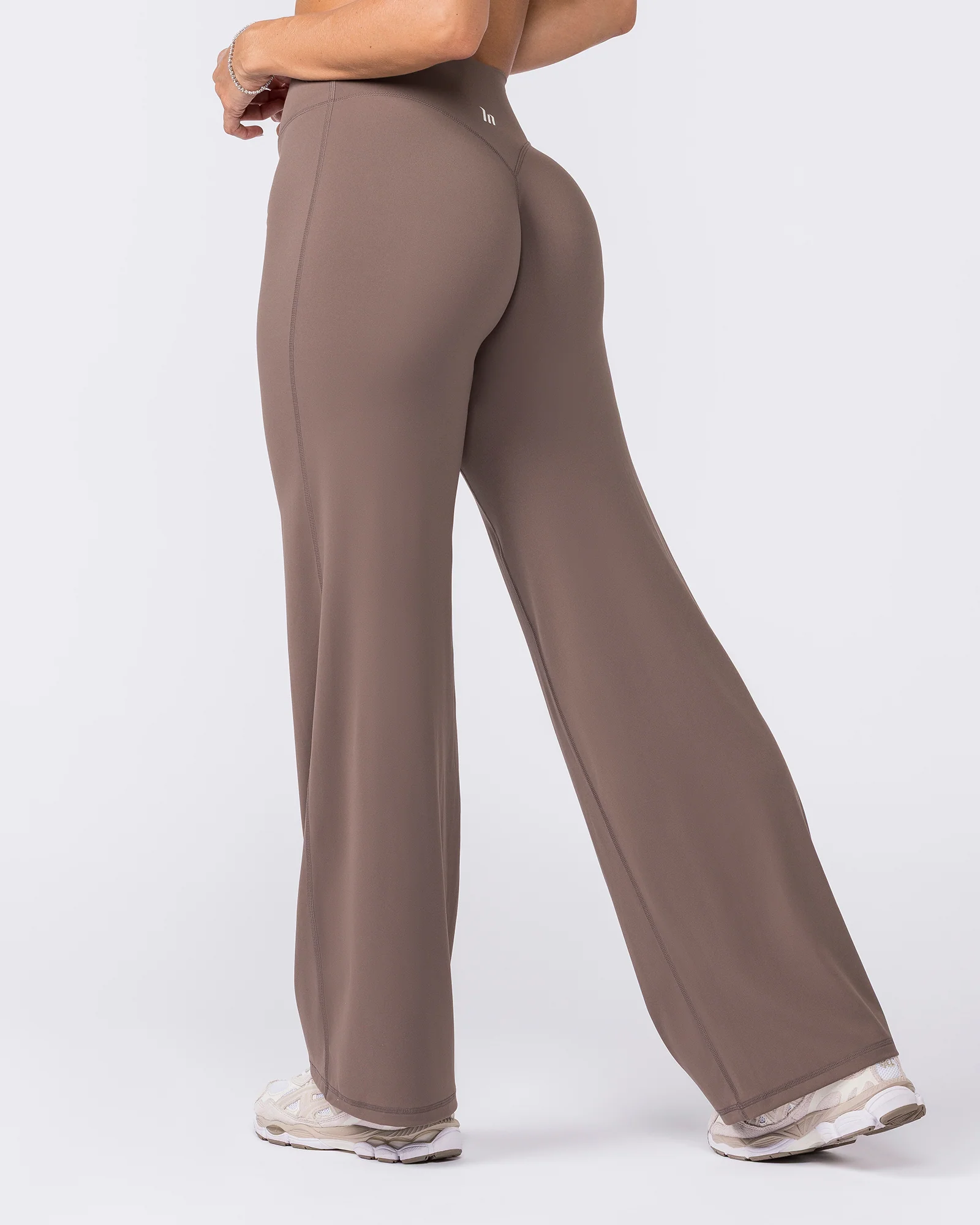 Aura Straight Leggings Short - Taupe - Image 4