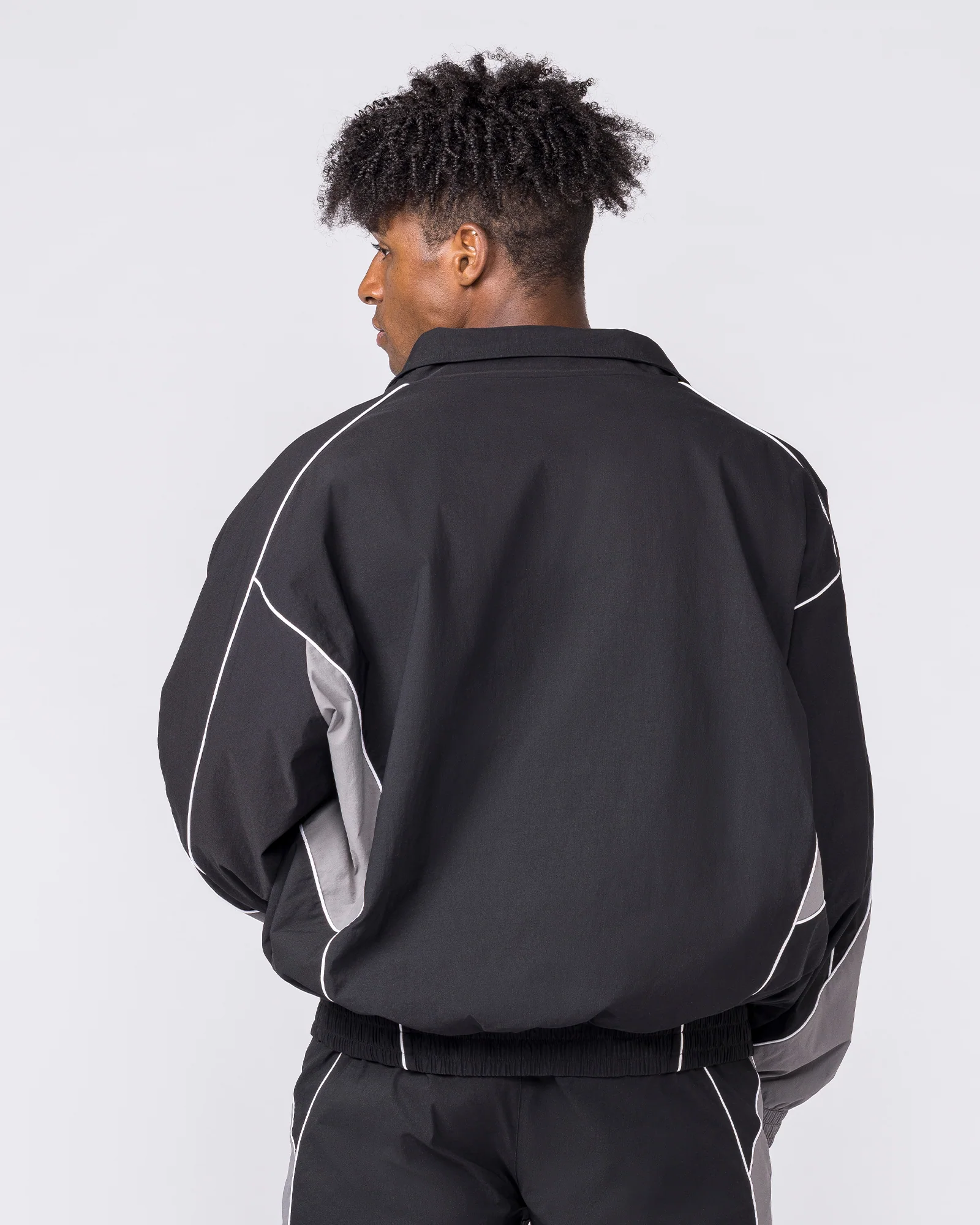 Command Windbreaker Zip Through - Black - Image 2