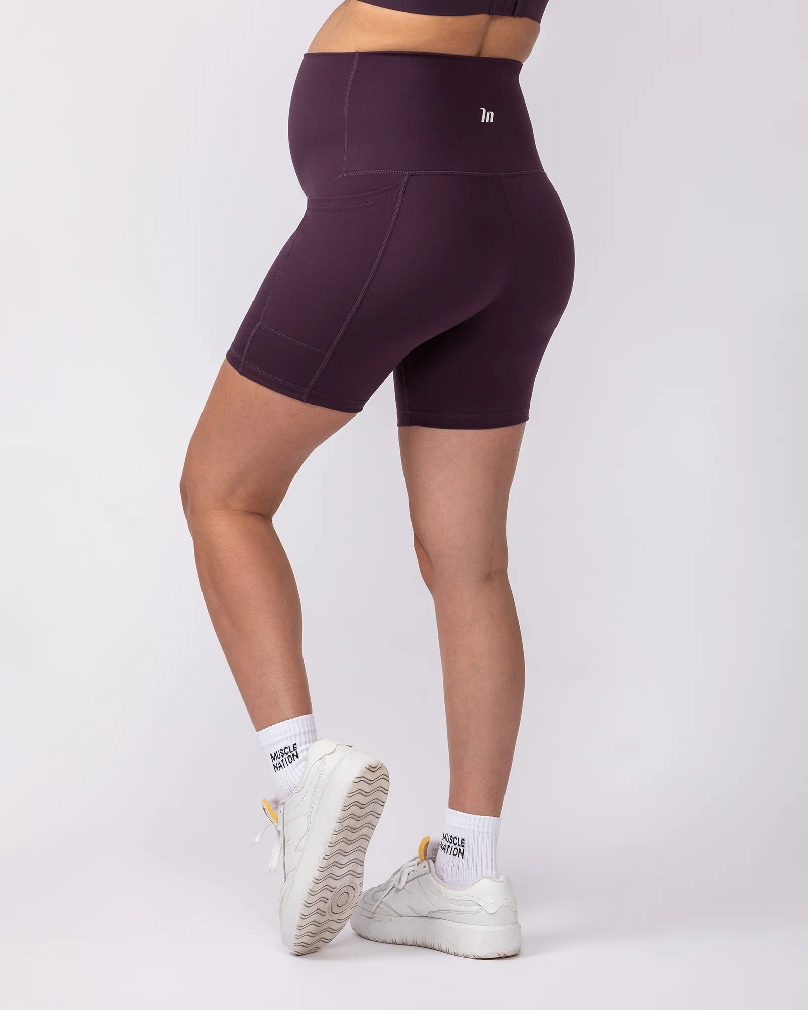 Maternity Everyday Pocket Bike Shorts - Midnight Plum - Image 4