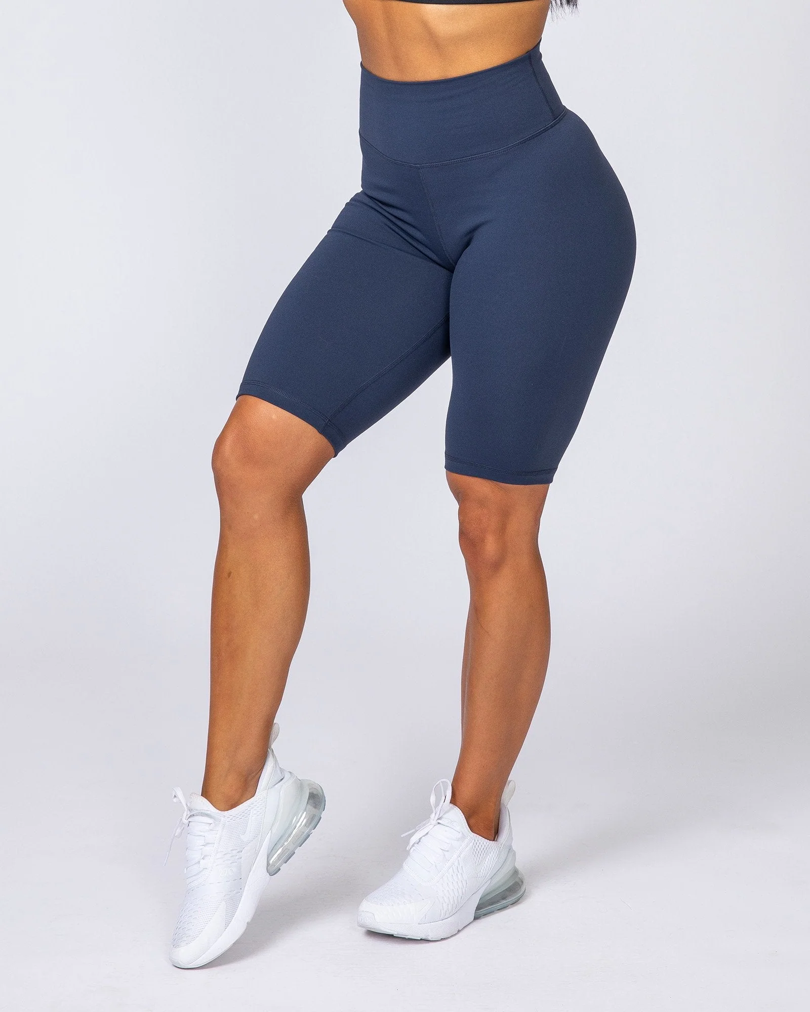 Signature Referee Length High Waist Scrunch - Navy Blue - Image 4