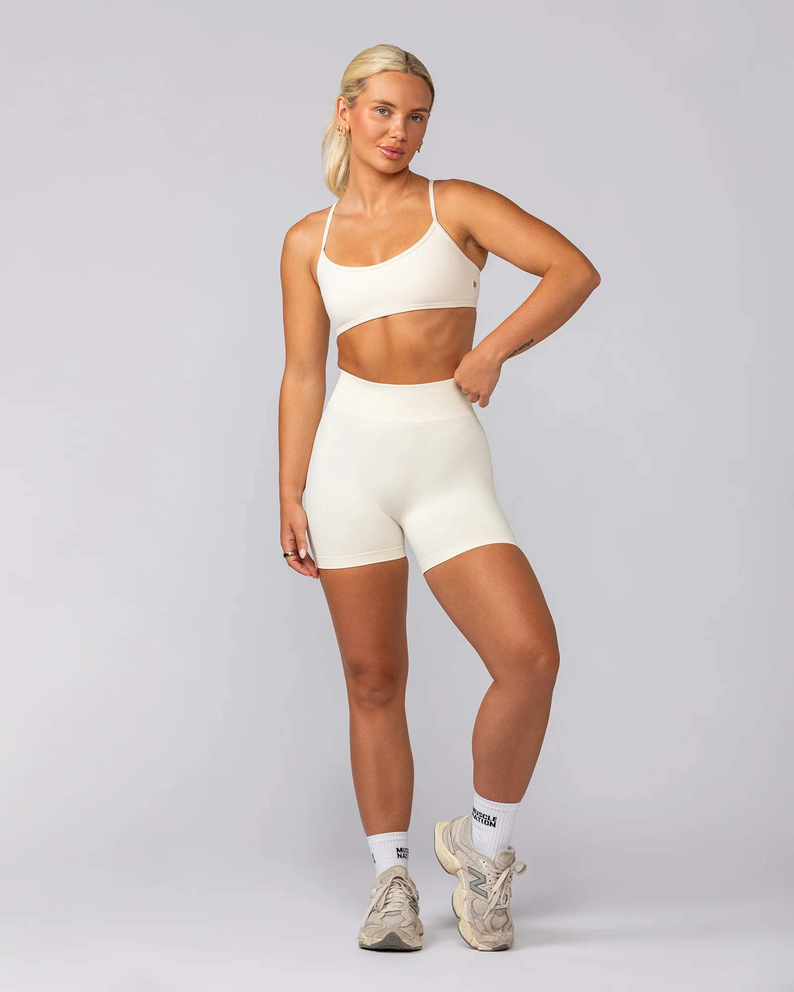 Sculpt Seamless Midway Shorts - Travertine - Image 6