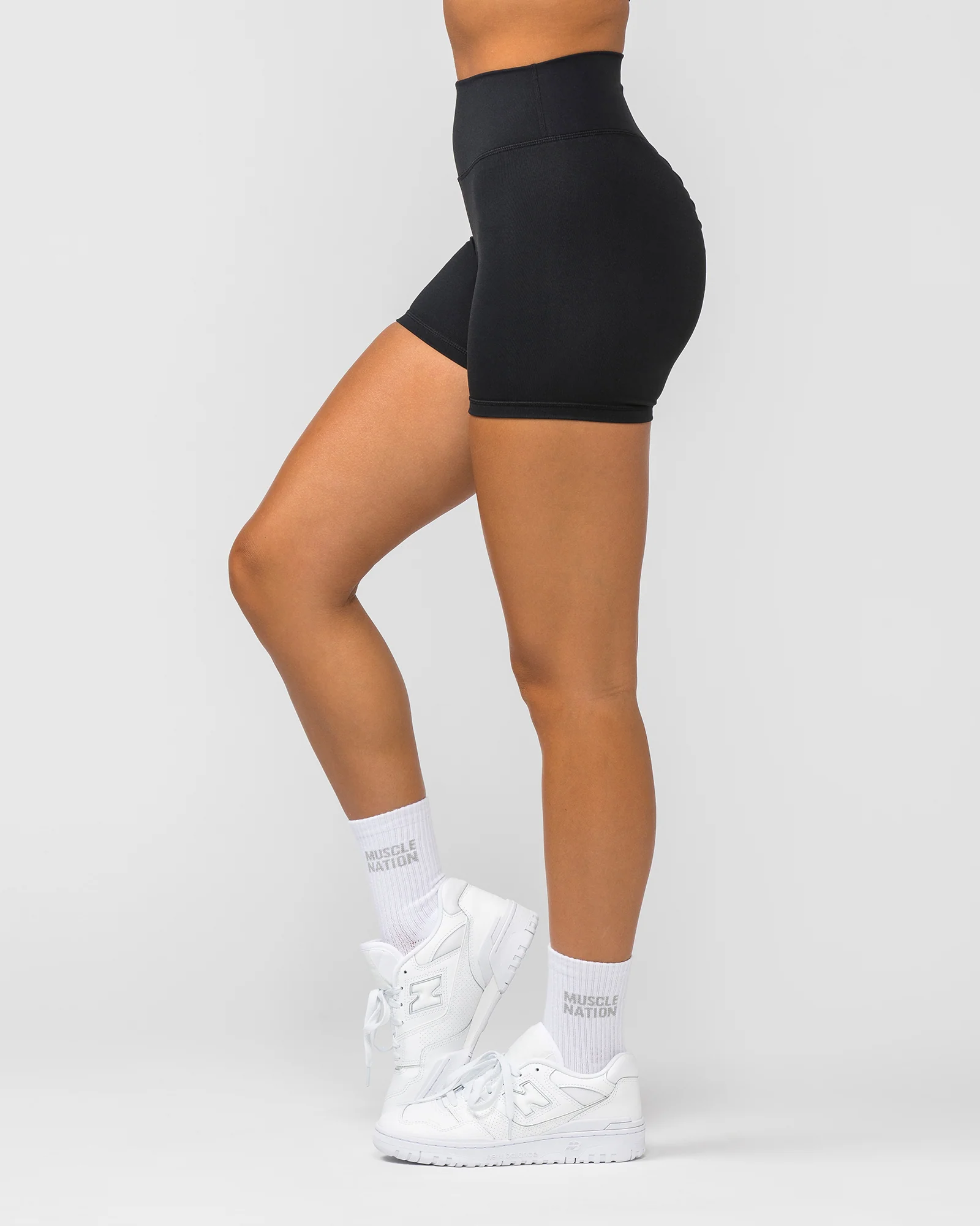 Signature Scrunch Midway Shorts - Black - Image 4